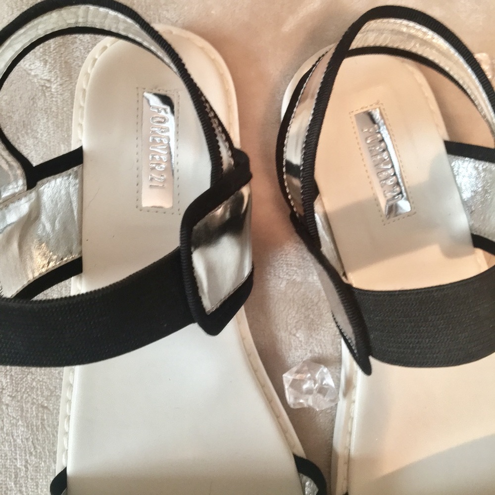 Forever 21 - Picture 2 of 3